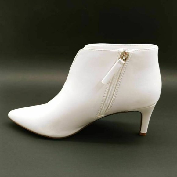 tahari meredith bootie
